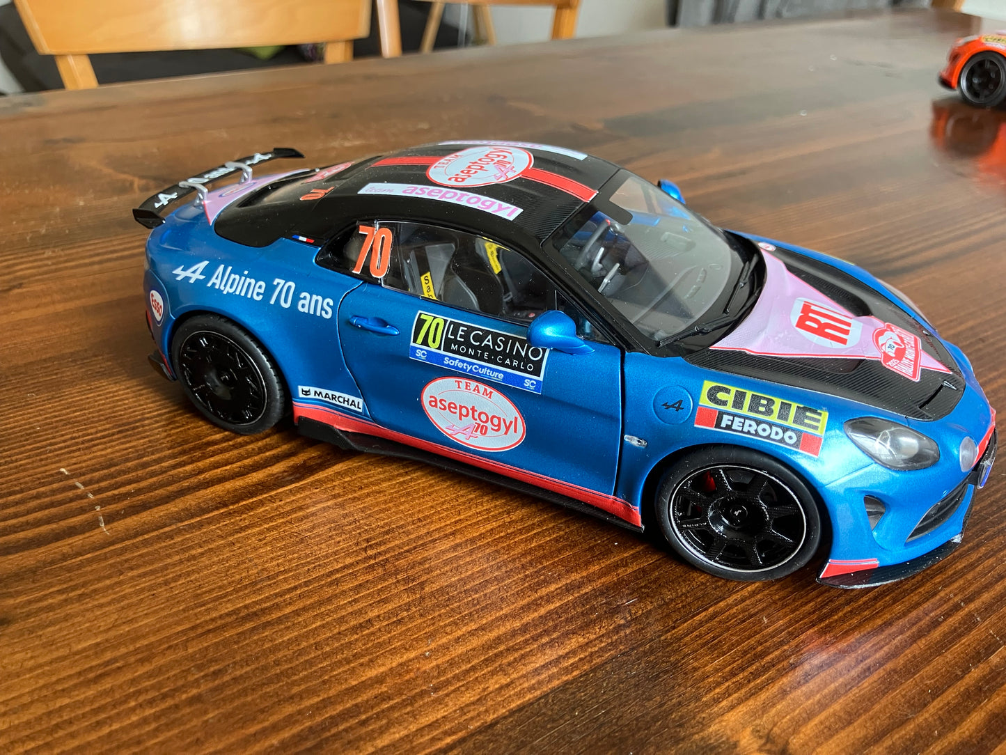 SOLIDO 1/18e - Alpine A110 Radicale 2025 "Bleue - Team Aseptogyl - 2 exemplaires
