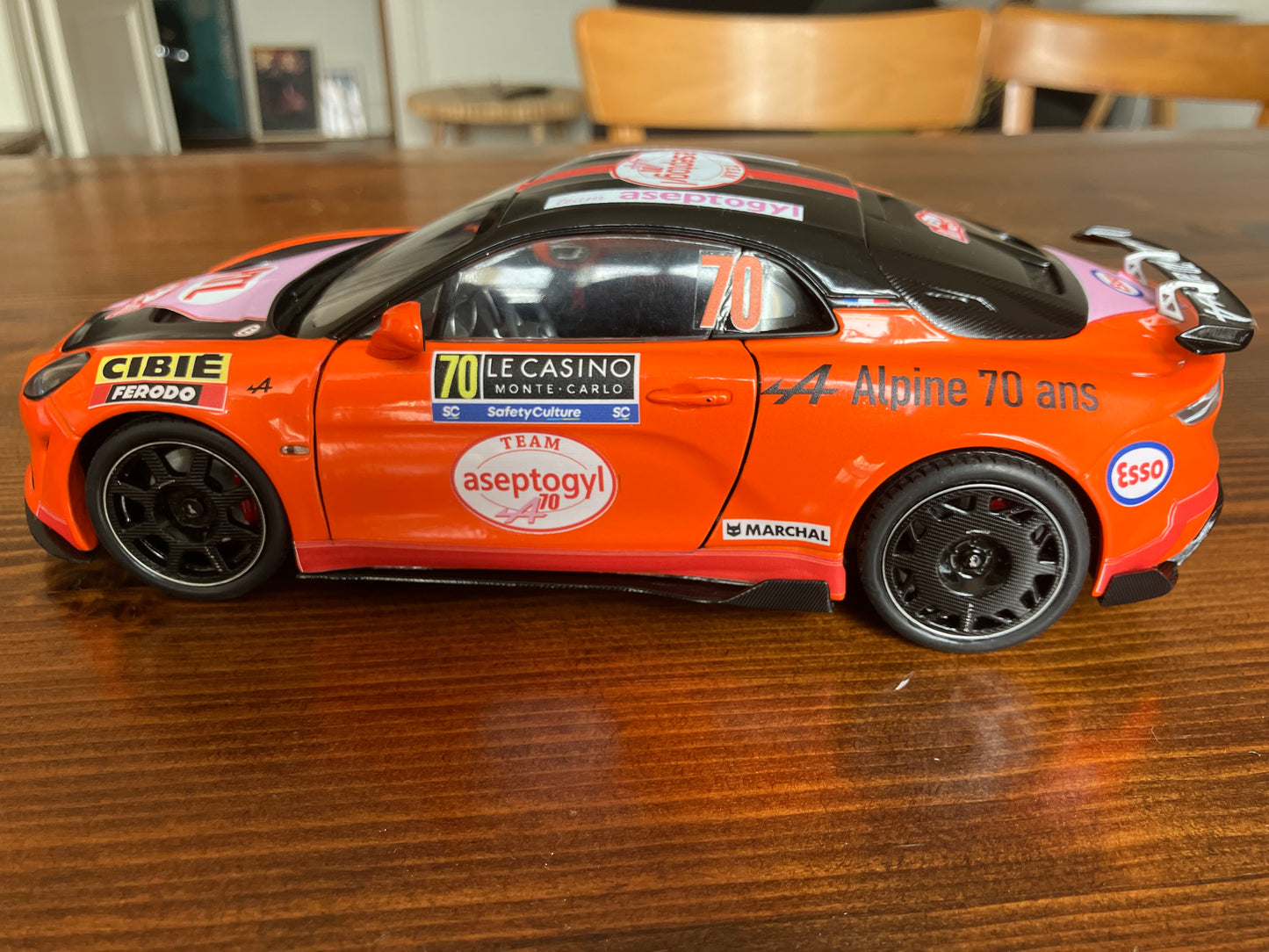 SOLIDO 1/18e - Alpine A110 Radicale 2025 "Orange" - Team Aseptogyl - 4 exemplaires