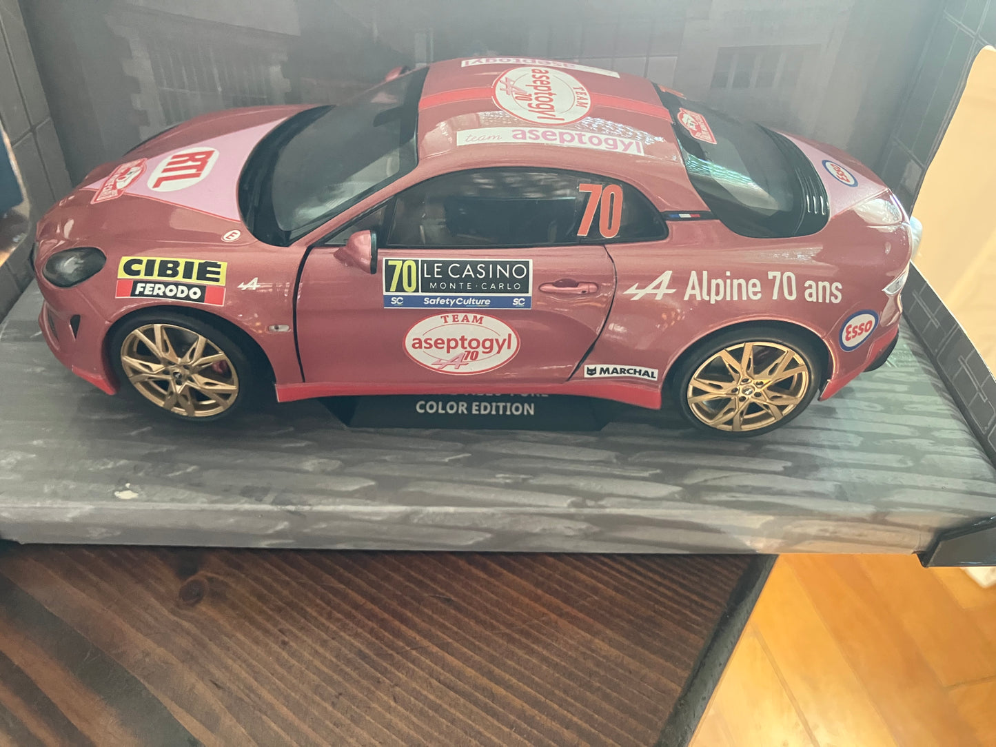 SOLIDO 1/18e - Alpine A110 Color Rose- Team Aseptogyl - Exemplaire unique