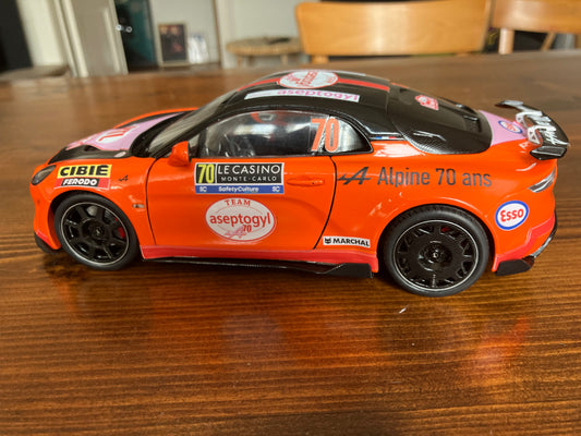 SOLIDO 1/18e - Alpine A110 Radicale 2025 "Orange" - Team Aseptogyl - 4 exemplaires