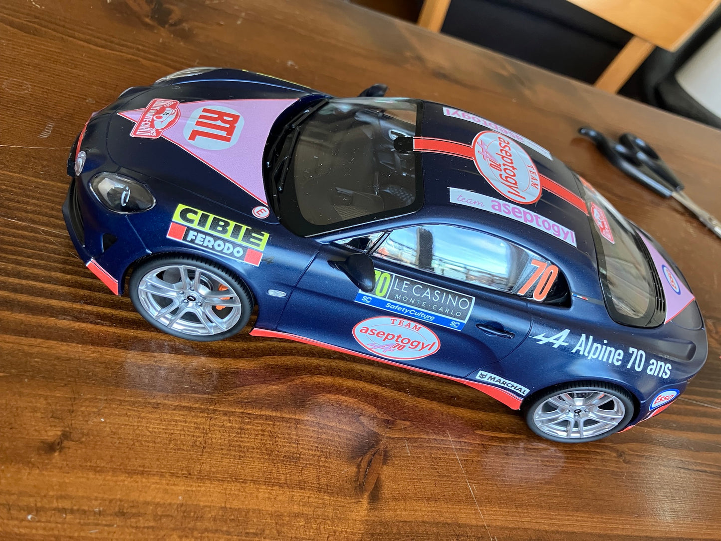NOREV 1/18e - Alpine A110S TURINI 2025 BLEUE - Team Aseptogyl - 4 Exemplaires