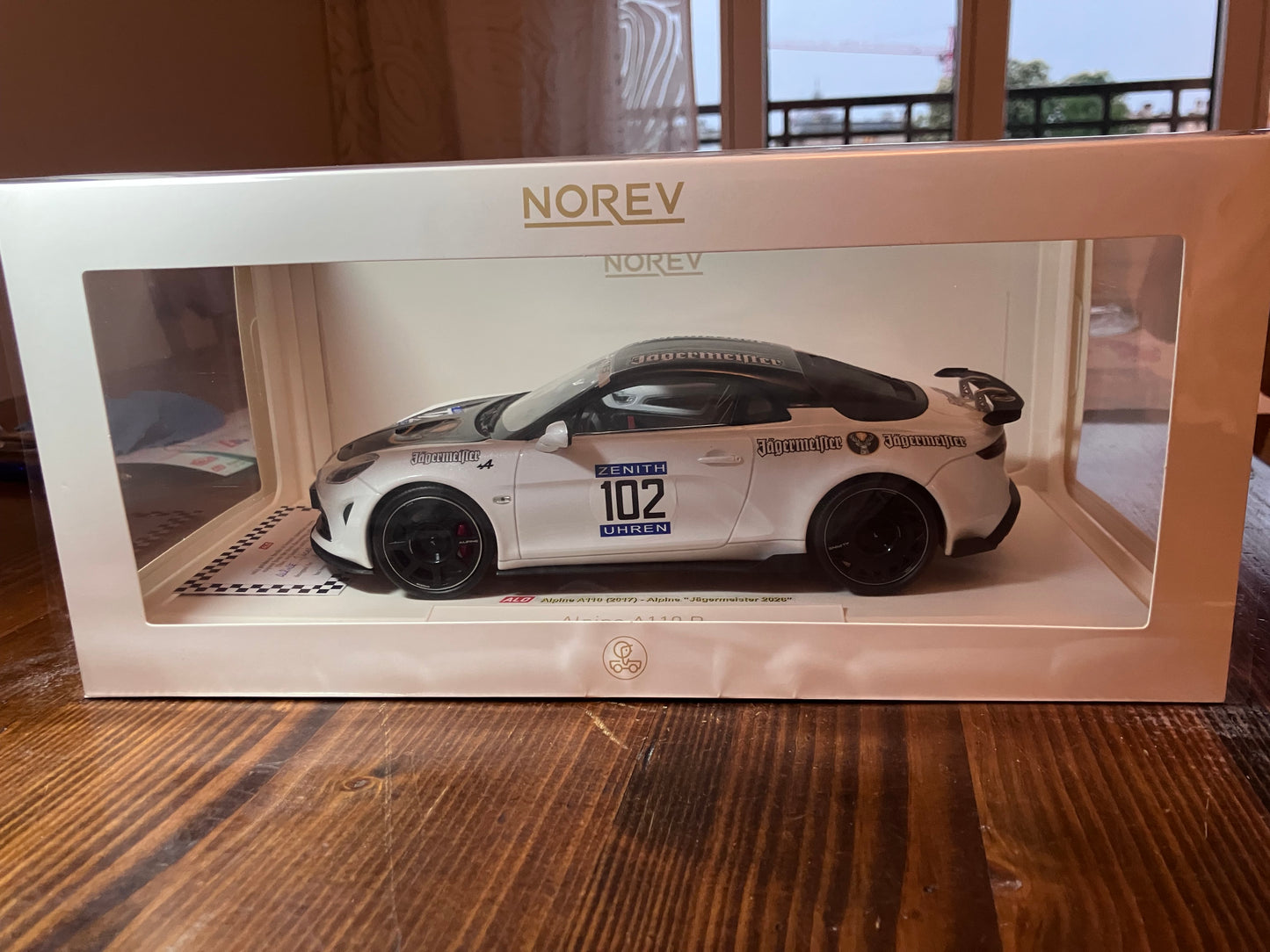 NOREV 1/18e -Alpine A110R Blanche-Hommage-JAEGERMEISTER 1973 M06